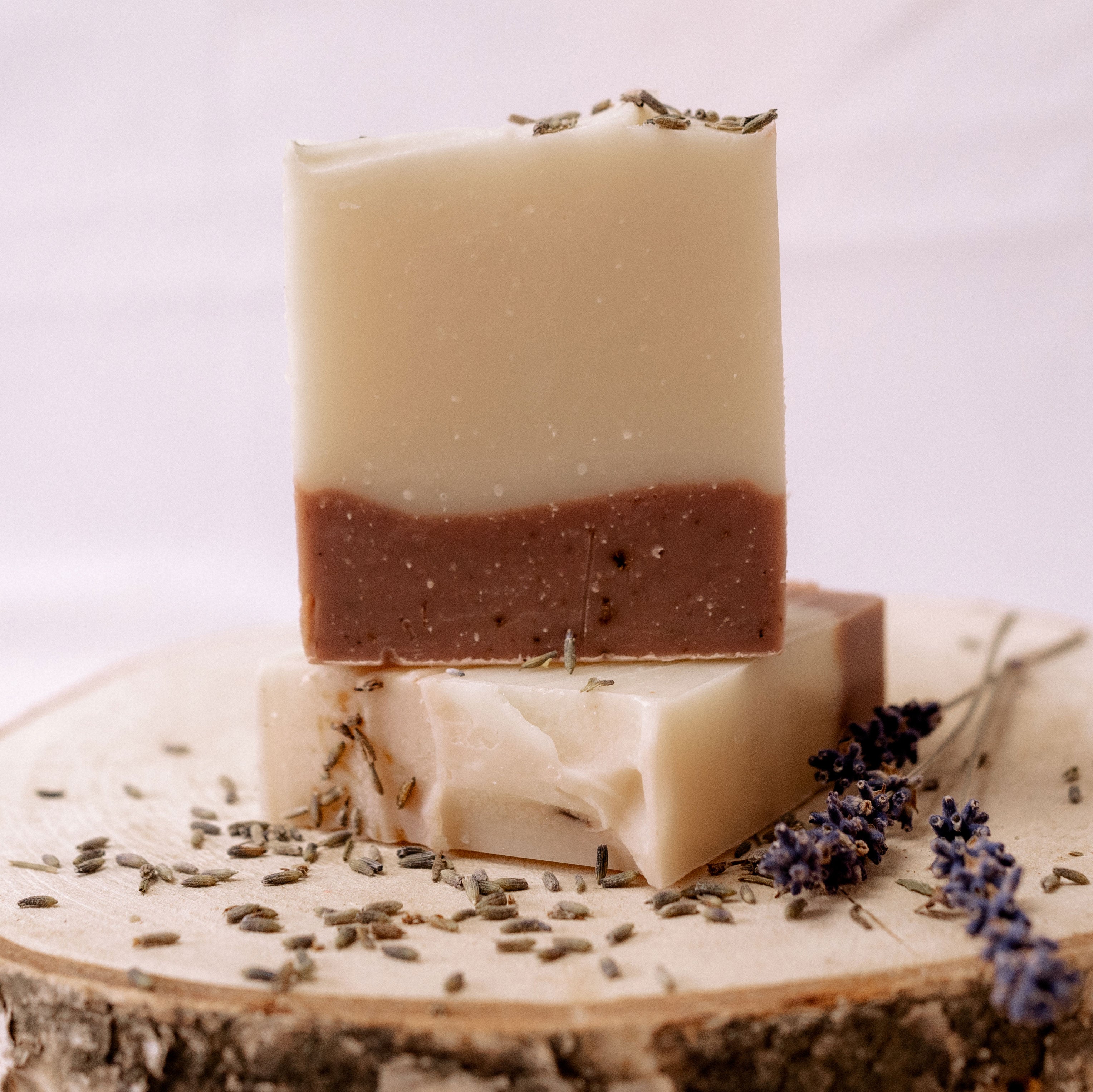 handgemachte Hand- und Körperseife Lavendel